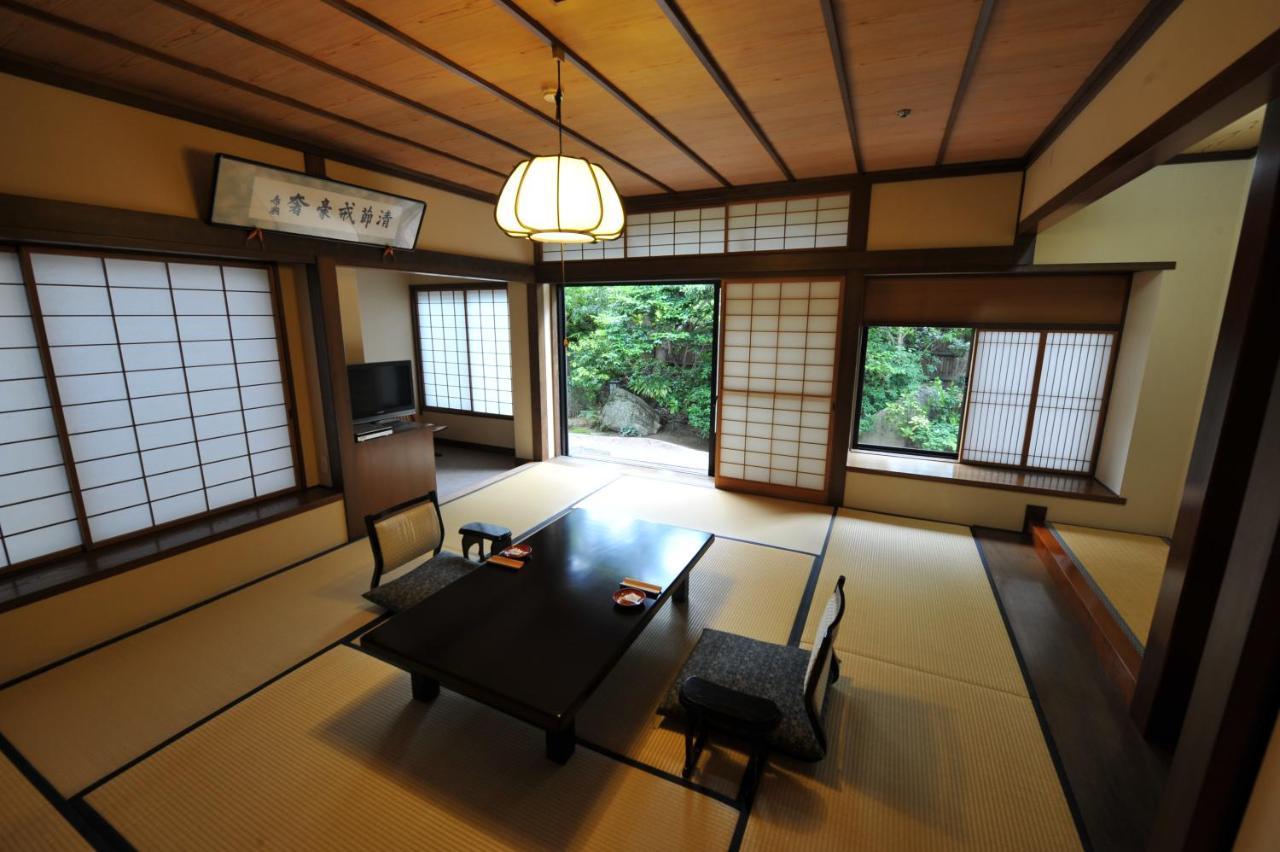Hagi No Yado Tomoe Hotel Buitenkant foto